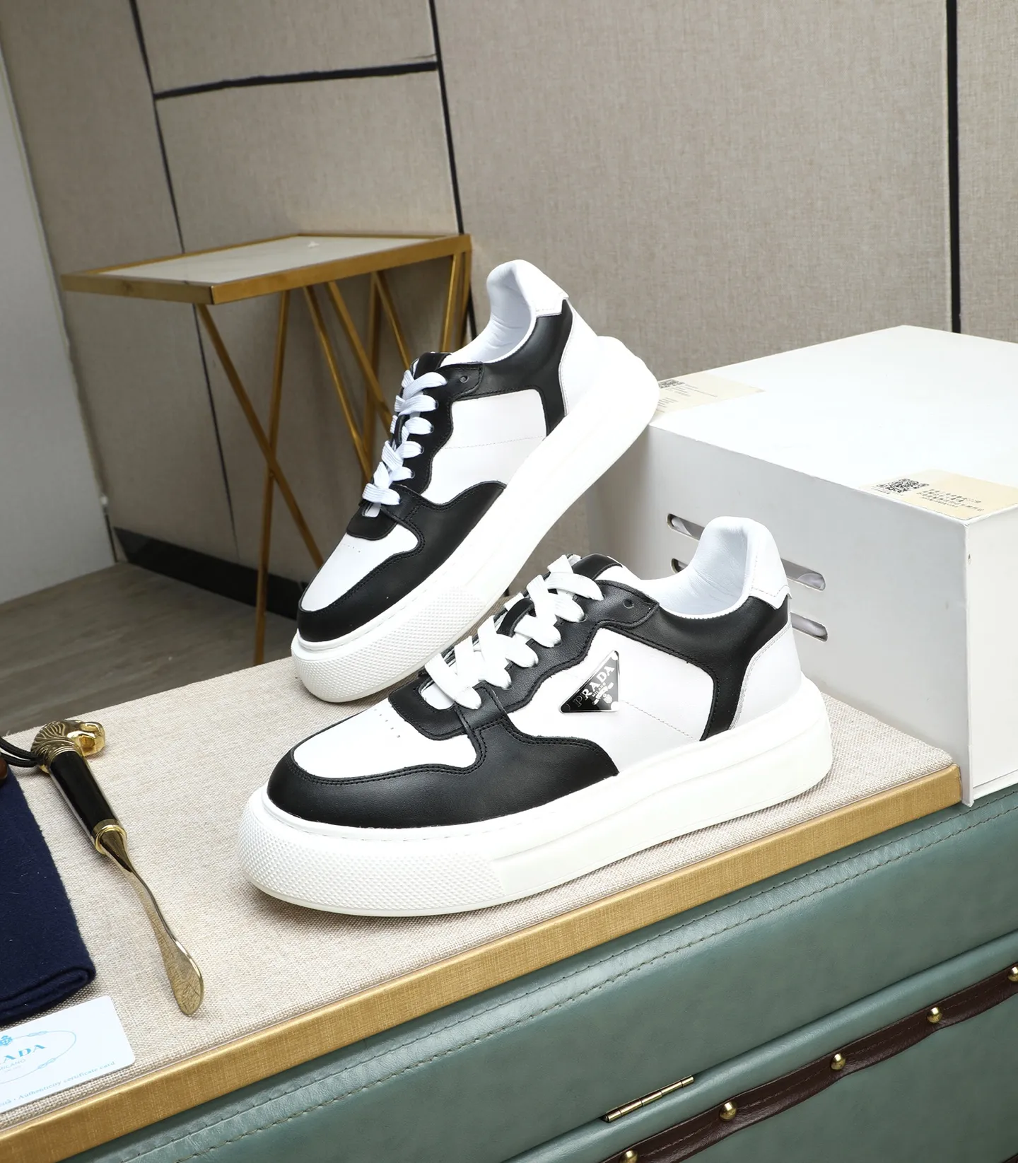 Men's shoes 💰500 🌹🌹[PRADA—Prada] 2025 latest model 🙈original replica! 👟👟👟Available here. The workmanship is top-notch. The upper is made of Italian 🇮🇹Imported calfskin. ❗️Breathable genuine leather lining @Suitable for travel. The original version has an enlarged engraved sole, making it suitable for all kinds of travels, showing low-key luxury. Let quality speak for itself. Color: Size: 38-44